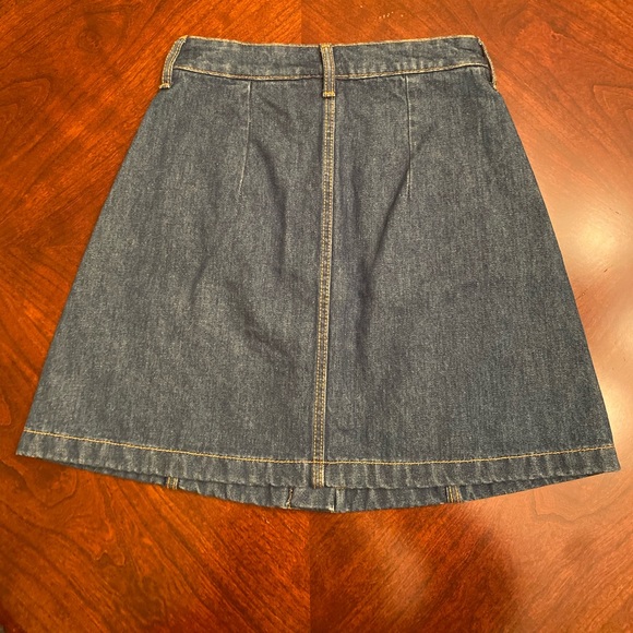 New H&M Button Up Jean Skirt - Picture 4 of 7